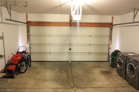 2134 Stonehenge Cir, Akron, OH 44319 photo 9