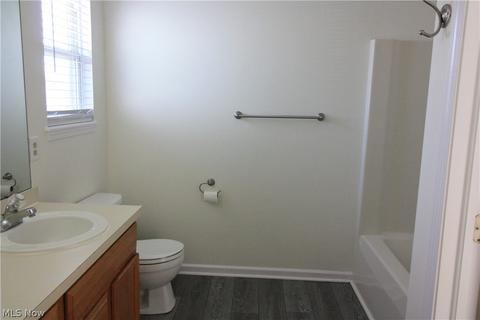 2134 Stonehenge Cir, Akron, OH 44319 photo 13
