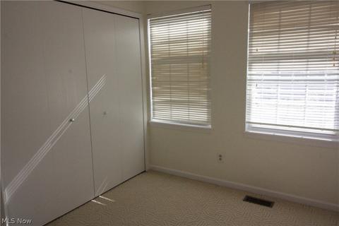 2134 Stonehenge Cir, Akron, OH 44319 photo 22