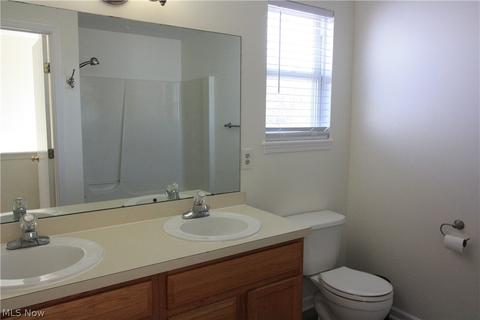2134 Stonehenge Cir, Akron, OH 44319 photo 12