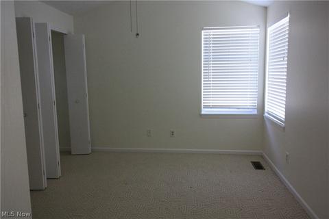 2134 Stonehenge Cir, Akron, OH 44319 photo 17