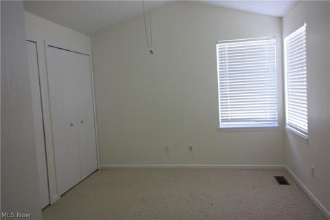 2134 Stonehenge Cir, Akron, OH 44319 photo 14