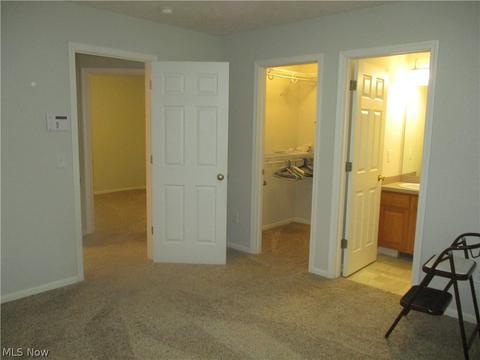 102 Ashfield Ct, Elyria, OH 44035 photo 7