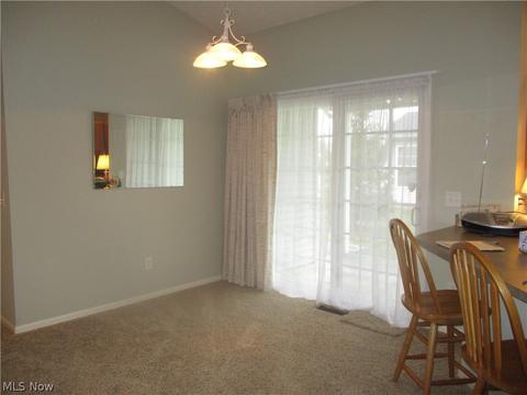 102 Ashfield Ct, Elyria, OH 44035 photo 4
