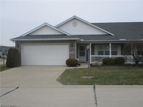 102 Ashfield Ct, Elyria, OH 44035 photo 1
