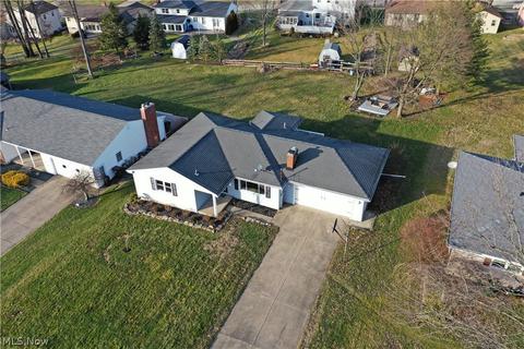 612 Oakridge Dr, Boardman, OH 44512 photo 2