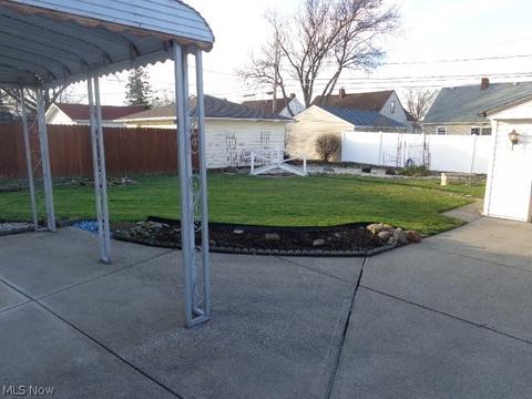 1014 Decker Dr, Parma, OH 44134 photo 3
