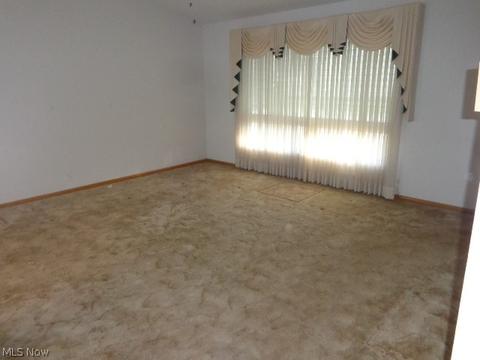 1014 Decker Dr, Parma, OH 44134 photo 9
