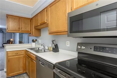 3647 Barrington Pl NW, Canton, OH 44708 photo 8