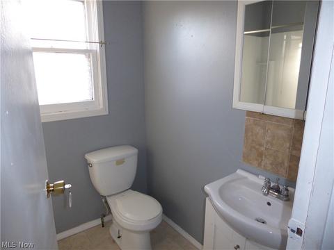 1674 E 32 St, Lorain, OH 44055 photo 12