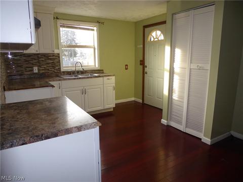 1674 E 32 St, Lorain, OH 44055 photo 10