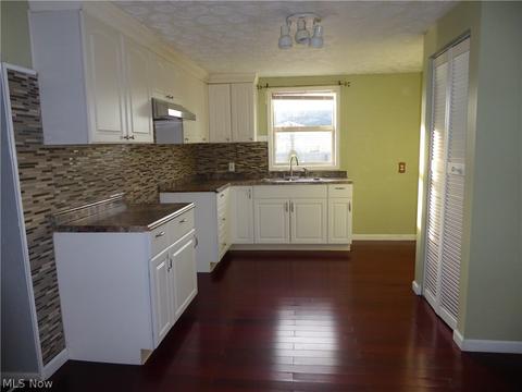 1674 E 32 St, Lorain, OH 44055 photo 8