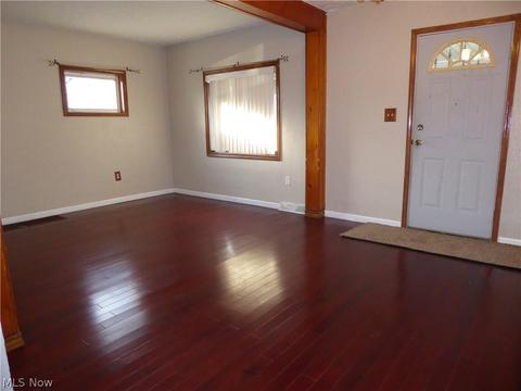 1674 E 32 St, Lorain, OH 44055 photo 2