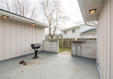 605 Georgetown Ave, Elyria, OH 44035 photo 3