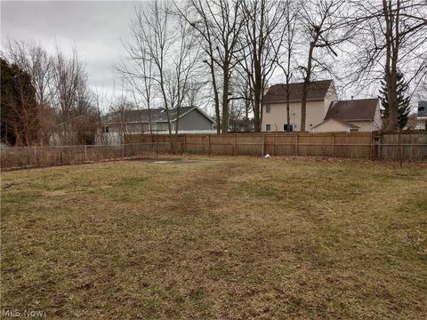 611 Dannie Dr, Lorain, OH 44053 photo 17