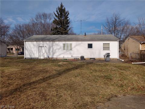 611 Dannie Dr, Lorain, OH 44053 photo 18