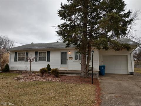 611 Dannie Dr, Lorain, OH 44053 photo 1