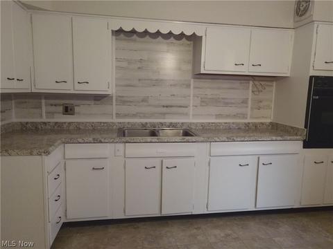 611 Dannie Dr, Lorain, OH 44053 photo 4