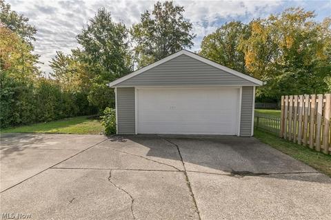 1716 E 291st St, Wickliffe, OH 44092 photo 16