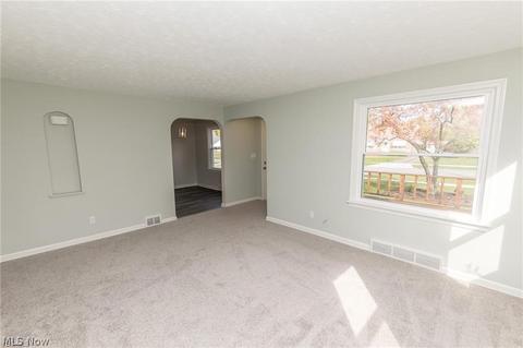 1716 E 291st St, Wickliffe, OH 44092 photo 3