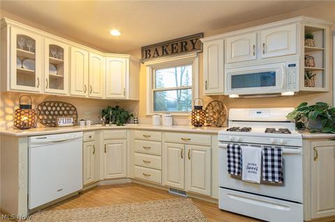7670 E Parkside Dr, Boardman, OH 44512 photo 6
