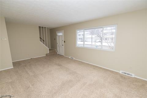 935 Independence Ave, Akron, OH 44310 photo 2