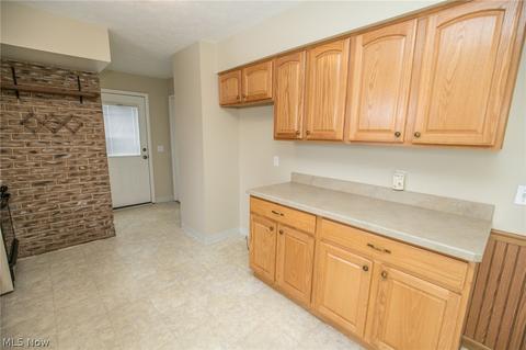 935 Independence Ave, Akron, OH 44310 photo 7