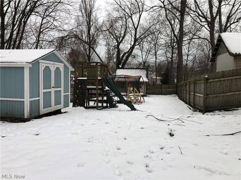 918 Seymour Dr, Ashtabula, OH 44004 photo 5