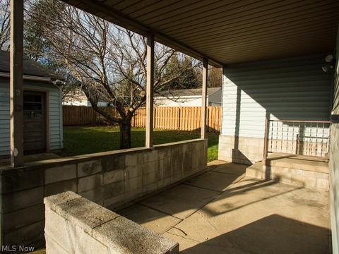 466 Como St, Struthers, OH 44471 photo 7