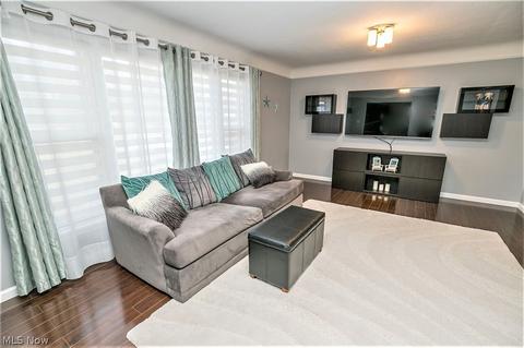 7600 Wake Robin Dr, Parma, OH 44130 photo 20