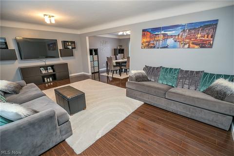 7600 Wake Robin Dr, Parma, OH 44130 photo 19