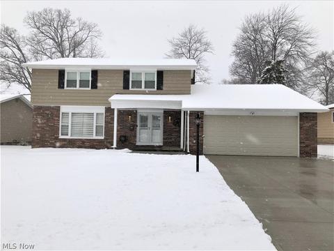 7600 Wake Robin Dr, Parma, OH 44130 photo 1