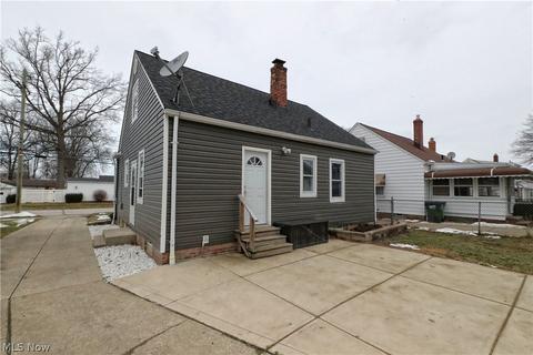 32728 Willowick Dr, Willowick, OH 44095 photo 2