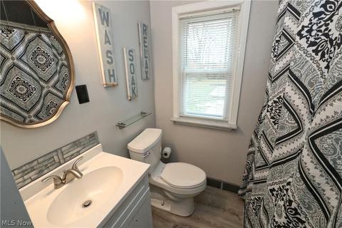 32728 Willowick Dr, Willowick, OH 44095 photo 10