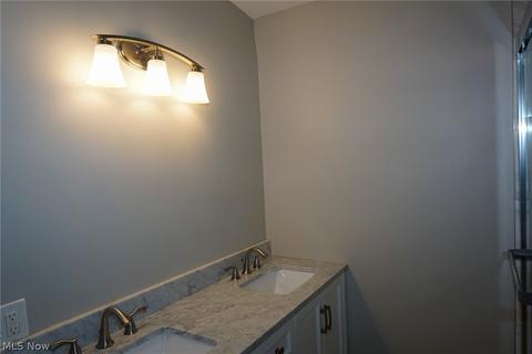 870 E 237th St, Euclid, OH 44123 photo 15