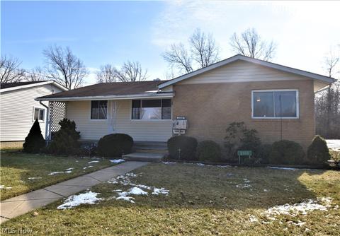 2100 E 42nd St, Lorain, OH 44055 photo 1