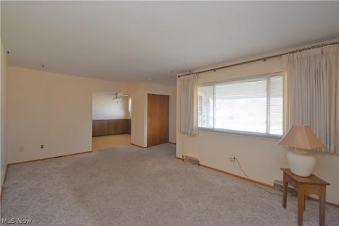 2100 E 42nd St, Lorain, OH 44055 photo 5