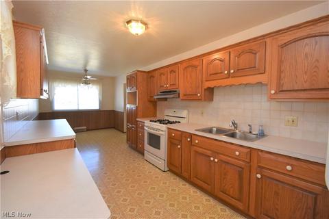 2100 E 42nd St, Lorain, OH 44055 photo 6