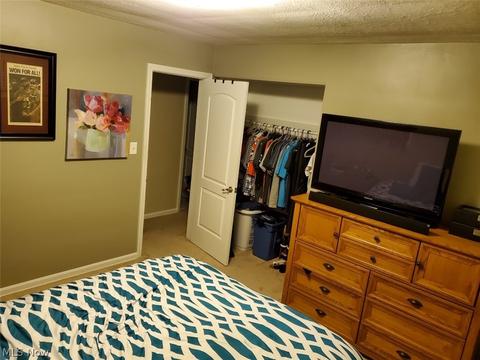 10649 Deborah Dr, Parma, OH 44130 photo 9