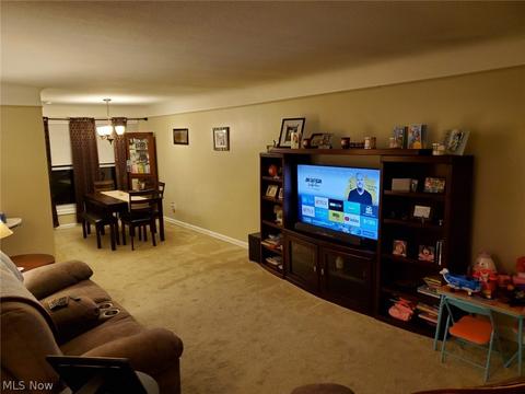 10649 Deborah Dr, Parma, OH 44130 photo 3