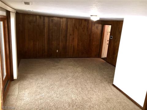 7613 E Linden Ln, Parma, OH 44130 photo 11