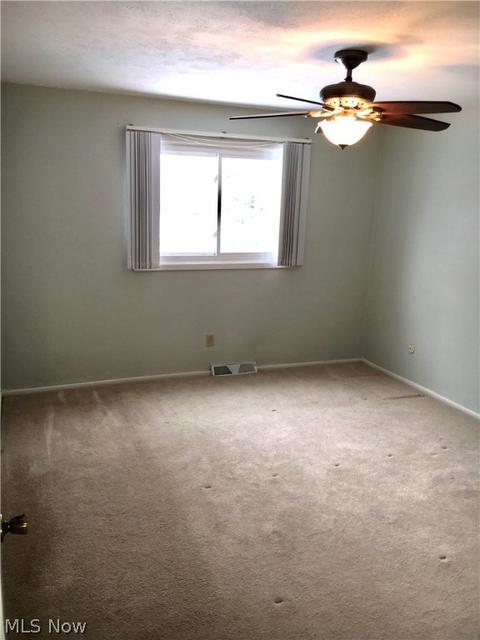 7613 E Linden Ln, Parma, OH 44130 photo 16