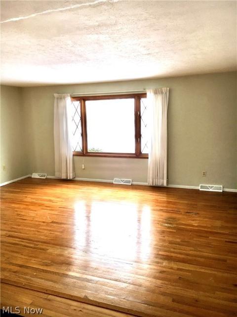 7613 E Linden Ln, Parma, OH 44130 photo 6