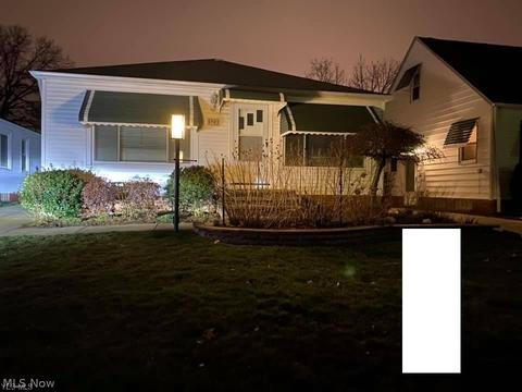 5902 Kenneth Ave, Parma, OH 44129 photo 2