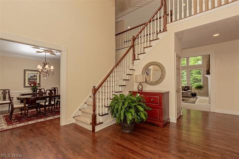 38235 Mcdowell Dr, Solon, OH 44139 photo 2