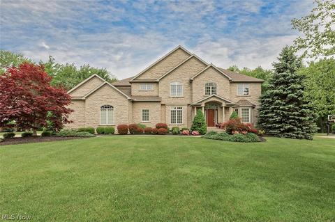 38235 Mcdowell Dr, Solon, OH 44139 photo 1