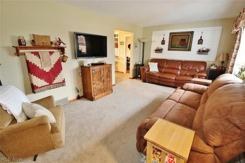 13070 Bottom Rd, Dresden, OH 43821 photo 4