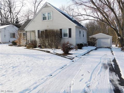 170 Jerrol Ct, Elyria, OH 44035 photo 2