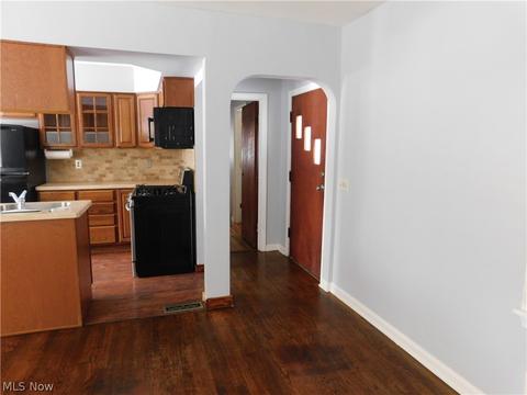 170 Jerrol Ct, Elyria, OH 44035 photo 5