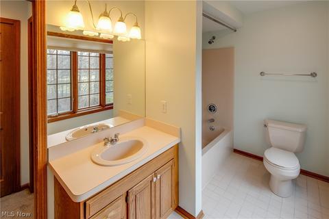 7279 Rollingbrook Trl, Solon, OH 44139 photo 21